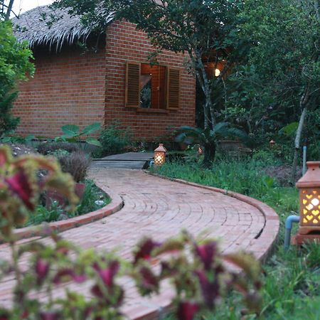 Mekong Rustic Lodge Cai Lay Exterior photo