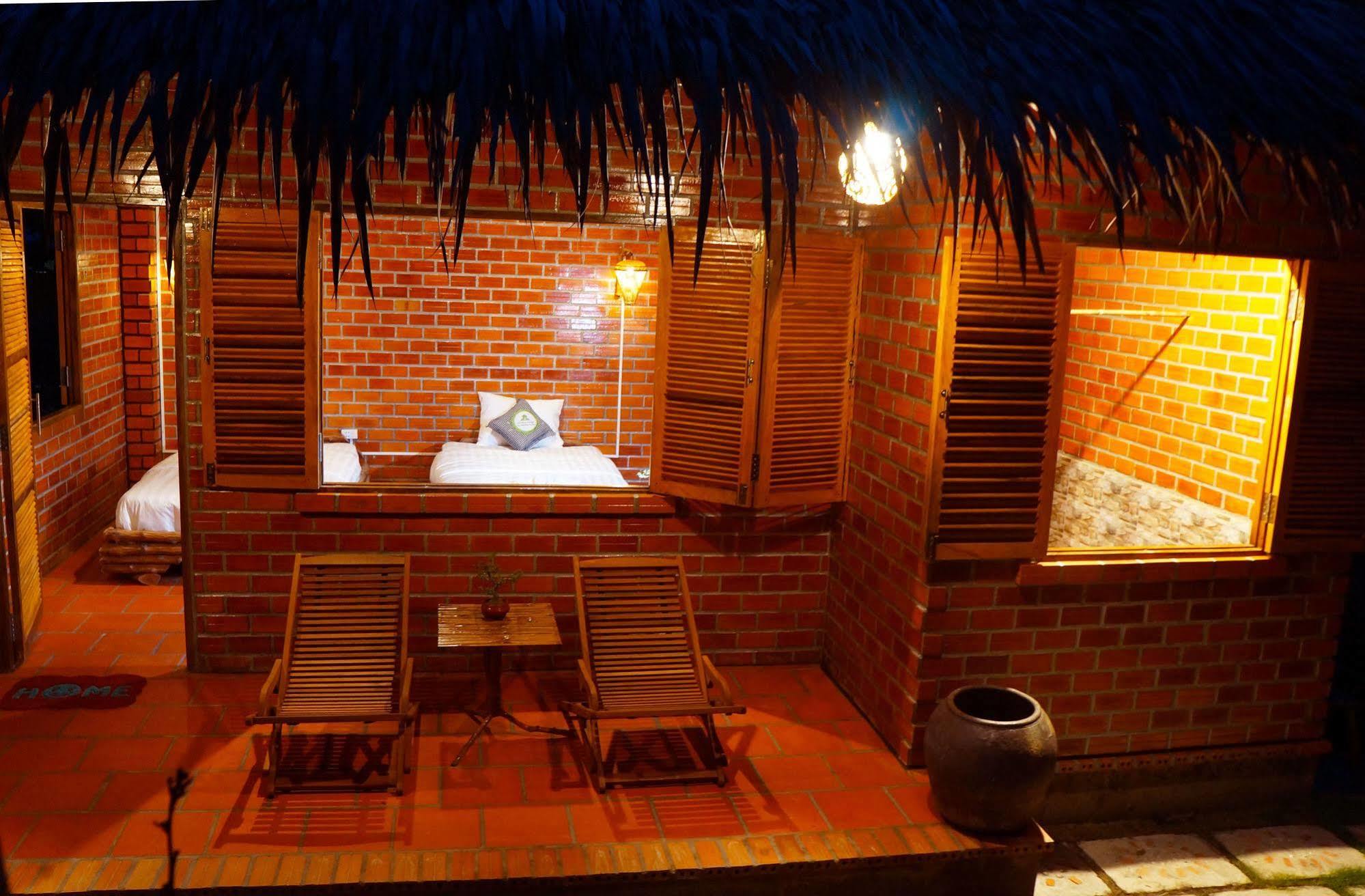 Mekong Rustic Lodge Cai Lay Exterior photo