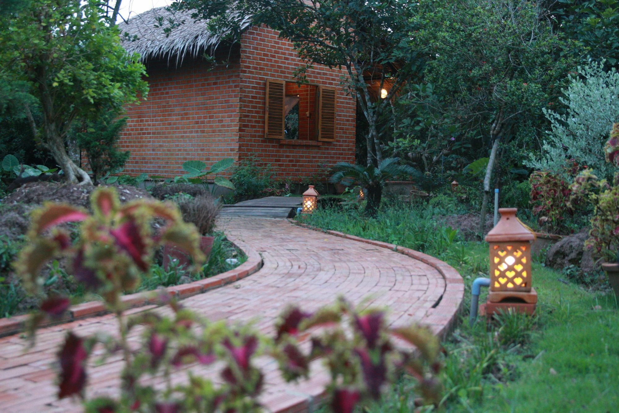 Mekong Rustic Lodge Cai Lay Exterior photo